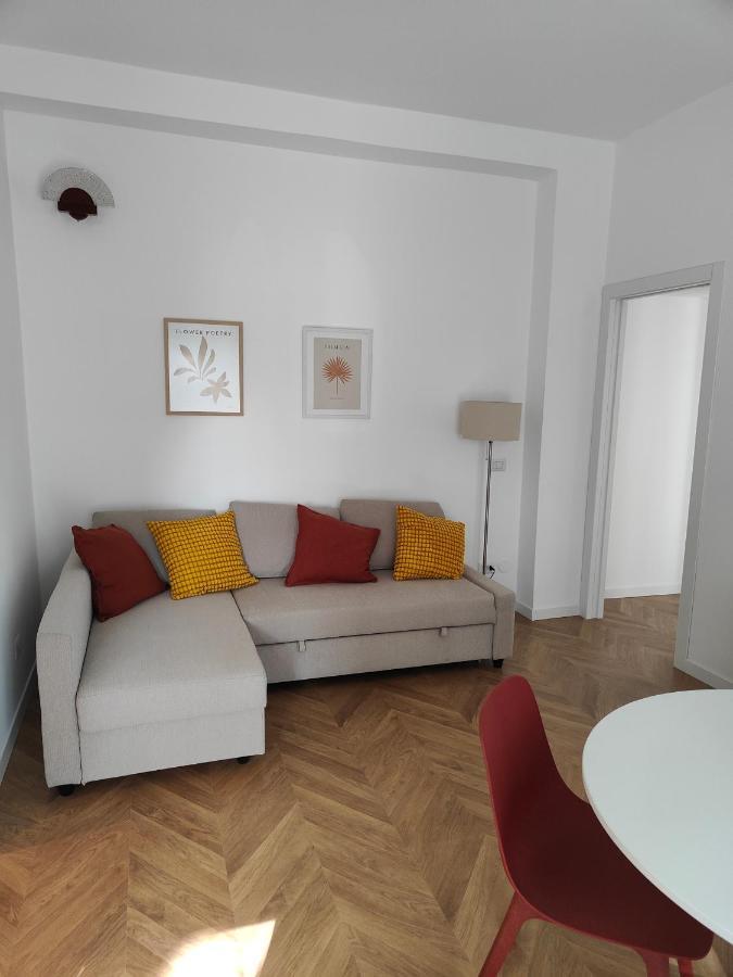 Appartamento Elegante Bilocale A Milano Con Balcone Esterno foto