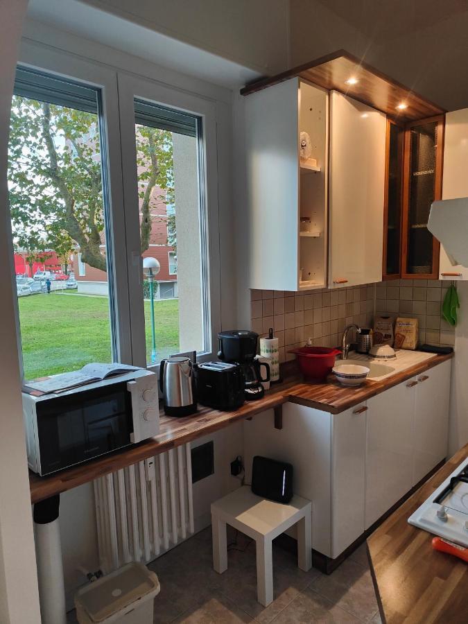 Appartamento Elegante Bilocale A Milano Con Balcone Esterno foto